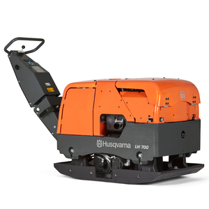 Трамбовка Husqvarna Construction реверсивна дизелова 11 000 W, 810 мм, 95 kN, 30 м/мин, LH 700