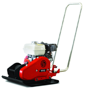 Трамбовка Chicago Pneumatic тип вибрационна плоча бензинова 5.6 к.с., 450х530 мм, 18 kN, 25 м/мин, MV 82