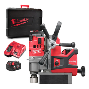 Магнитна бормашина Milwaukee аумулаторна с 2 батерии и зарядно, 18 V, 5 Ah, 8.89 kN, M18 FMDP-502C