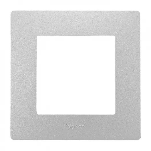 Декоративна рамка Legrand за ключове и контакти един модул  алуминий, 86х86x10.2 мм, Niloe