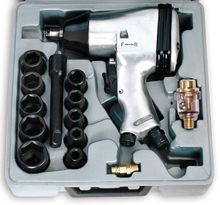 Пневматичен ударен гайковерт Fervi  комплект  6 bar, 320 Nm, 150 л/мин, квадрат, 1/2